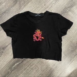 Brandy Melville cropped dragon T